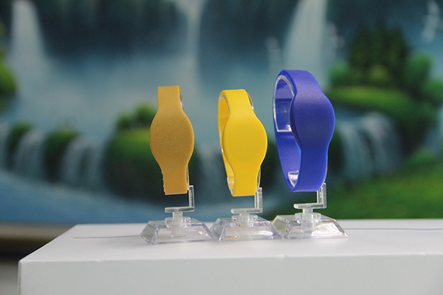 RFID鑰匙扣卡技術魔力腕帶MagicBand走進迪士尼樂園 RFID鑰匙扣卡技術魔力腕帶MagicBand走進迪士尼樂園