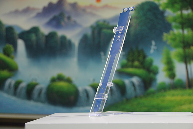 id硅膠腕帶圍兜定制特點