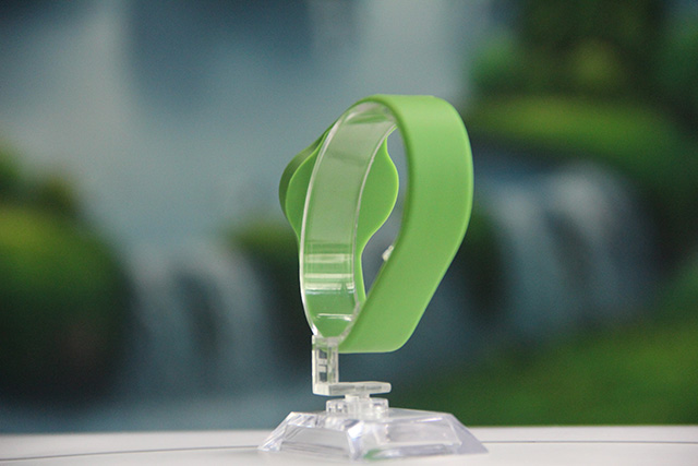 id硅膠腕帶奶瓶是軟的好還是硬的好?如何區分? id硅膠腕帶奶瓶是軟的好還是硬的好?如何區分?