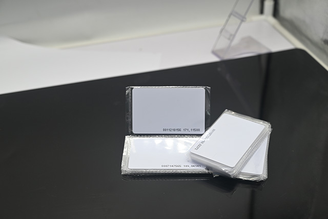 深圳市哪家做接觸式滴膠卡質量比較好 深圳市哪家做接觸式滴膠卡質量比較好