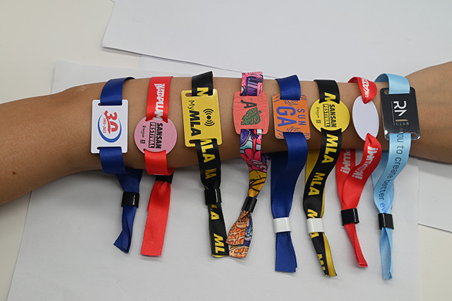 滴膠卡NFC標簽的應用和發展遍布世界各地